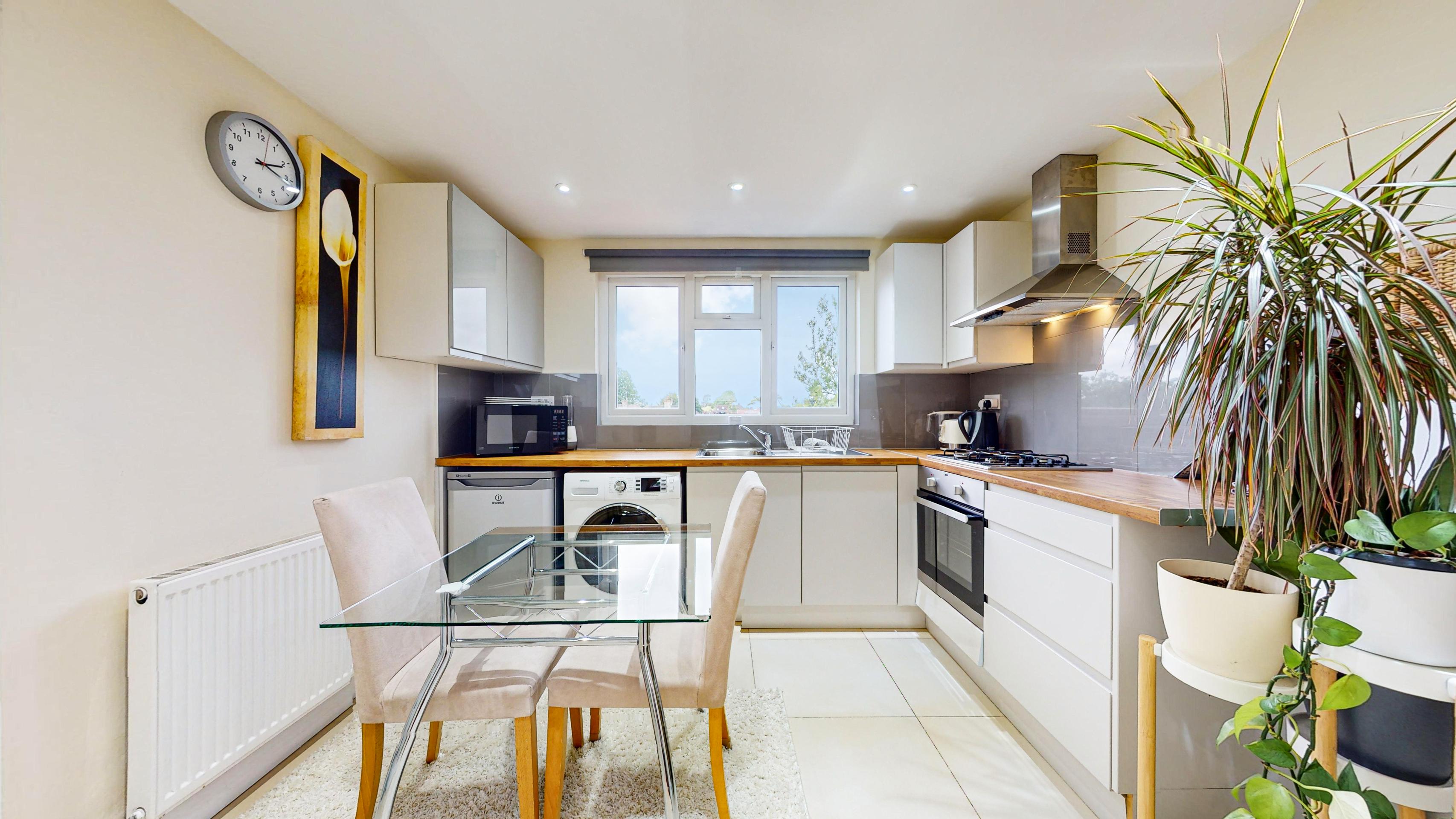 Modern Apartment Greenfield Gardens , London NW2